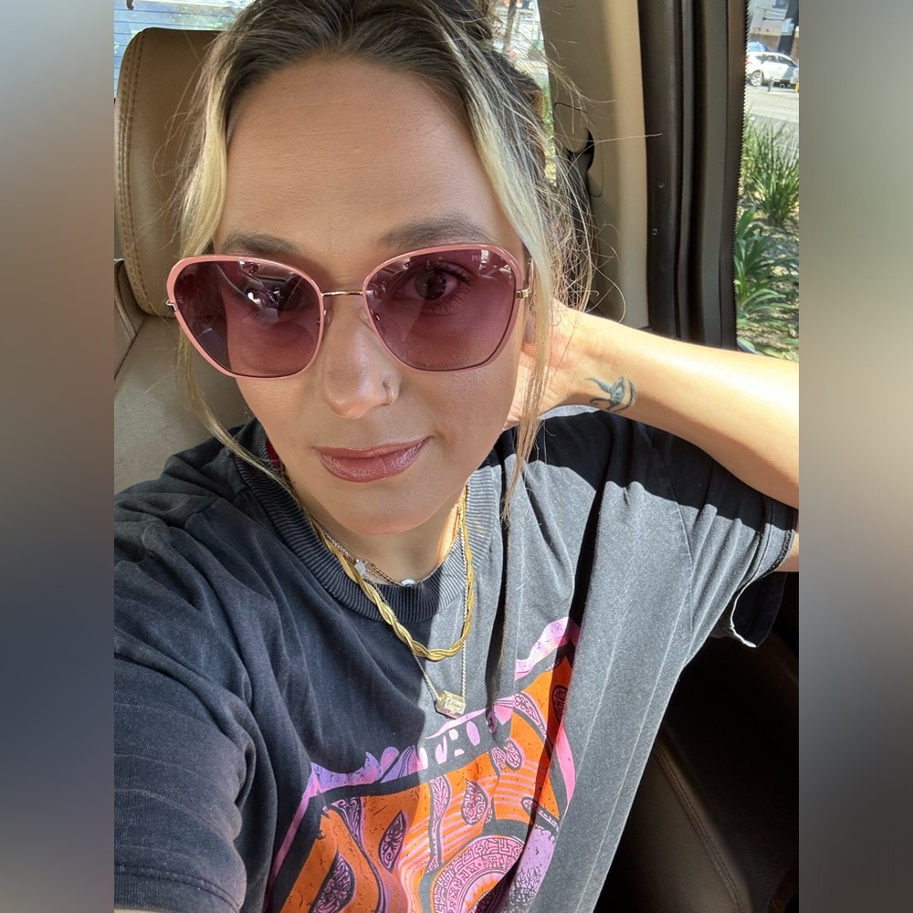 Meet your Posher, Carla